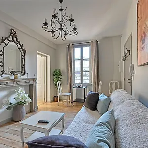 Appartement Au Coeur Des Papes, Dans Batisse De Charme & En Coeur De, Avignon