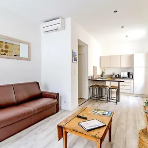 Appartement Et Entre Le Pont D Et Le Palais Des Papes, Avignon