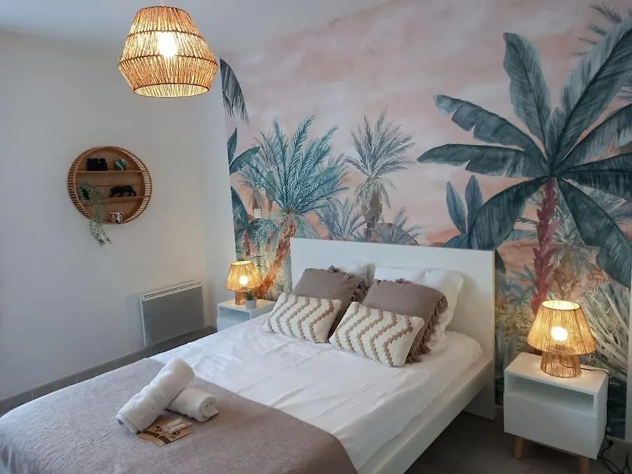 Appartement 8 Personnes En Face Des Remparts Climatise Avec Terrasse Et Parking Avignon